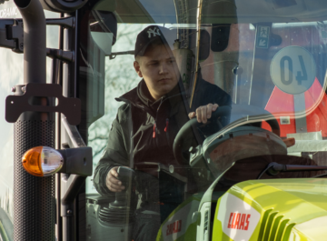 Pressinbjudan: Ungdomar tävlar om Finlandssvenska mästerskapen i traktorprecision i Forsby, Pedersöre Featured image