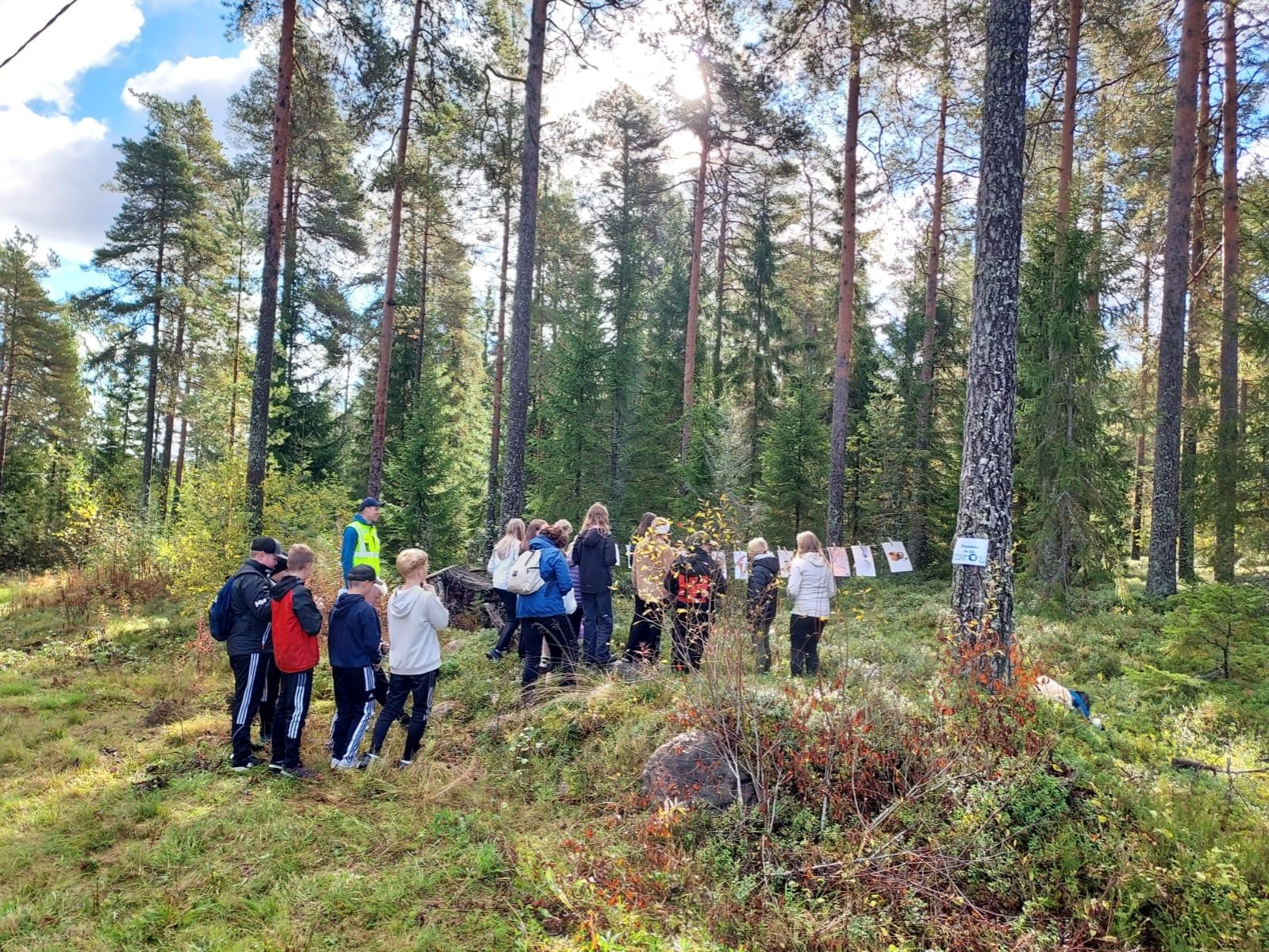 Skogen klassrum för sjätteklassare i Österbotten featured image